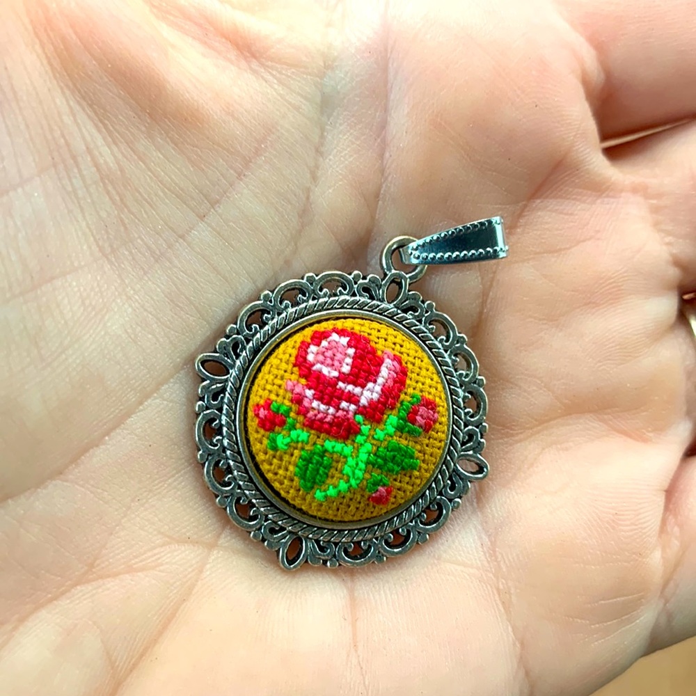 💐Flower Stitched Necklace💐